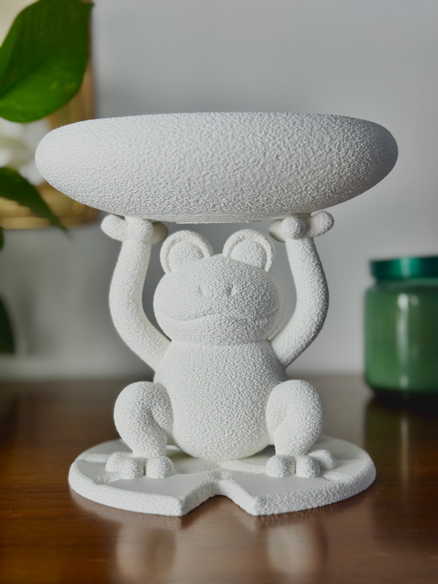 Minimalist Frog Bowl Holder – Functional Home Decor