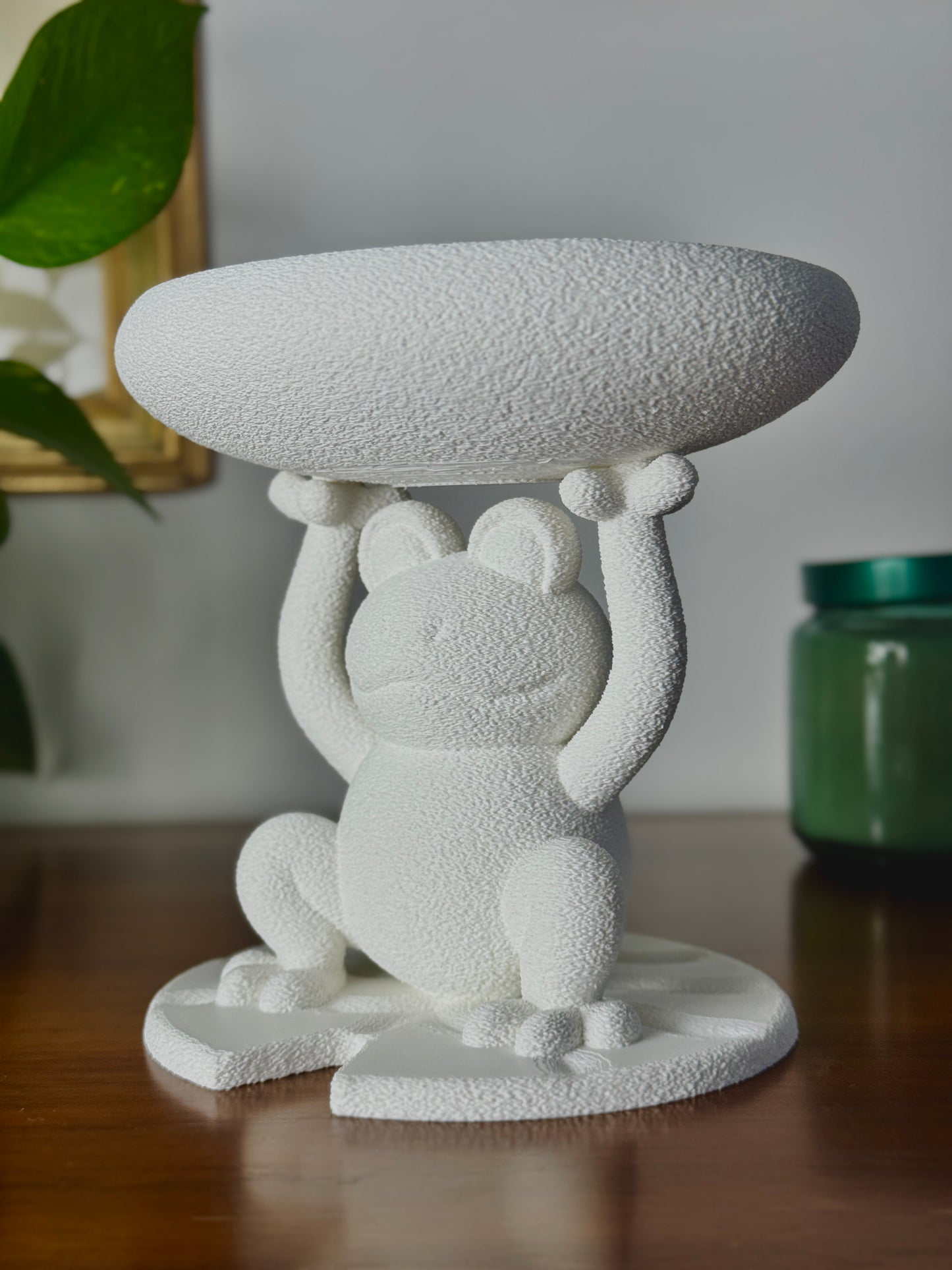 Minimalist Frog Bowl Holder – Functional Home Decor